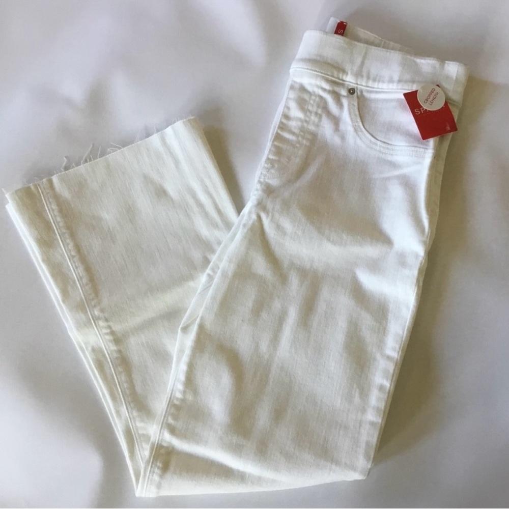 Spanx Denim Flare Cropped Jeans Small
White NWT
